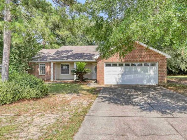 235 Sand Pine Dr, Midway, FL 32343