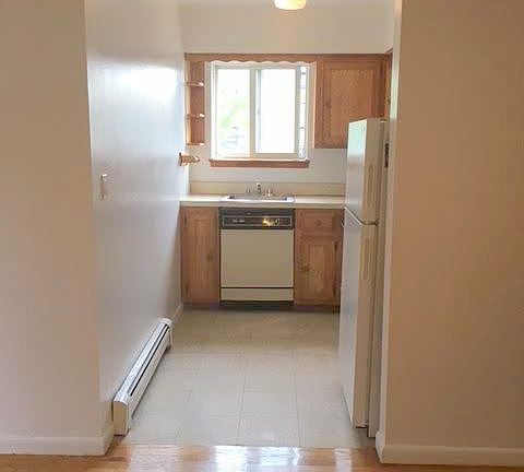 3rd image of 3086 47th St #2