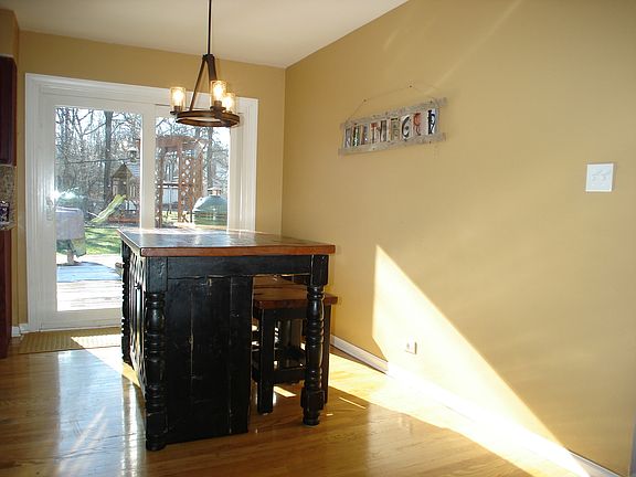 5th image of 30W535 Mulberry Dr