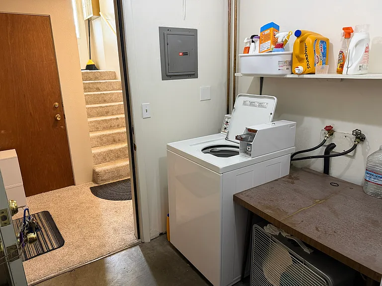 240 W 33rd Ave #1 — Photo 33