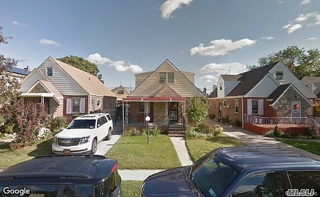 2nd image of 11823 223rd St