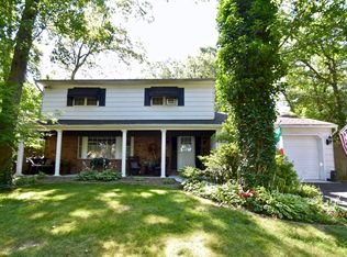 1093 Wake Forest Dr, Toms River, NJ