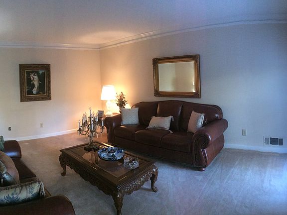 Spacious living room