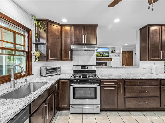 5th image of 312 Oakwood Dr
