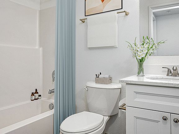 3rd image of 5230 SE 72nd Ave APT 62