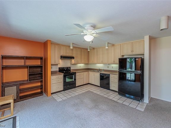 3rd image of 22158 Meadownorth Ct