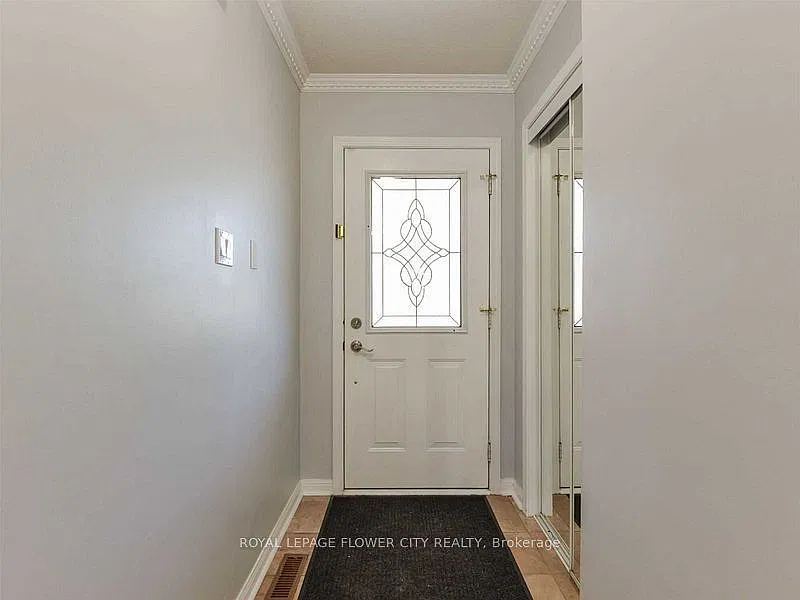 3 bed, $3,000 — Photo 3