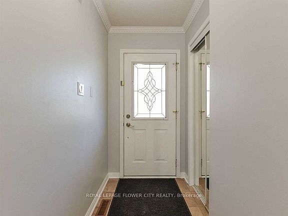 3rd image of 43 Garibaldi Dr