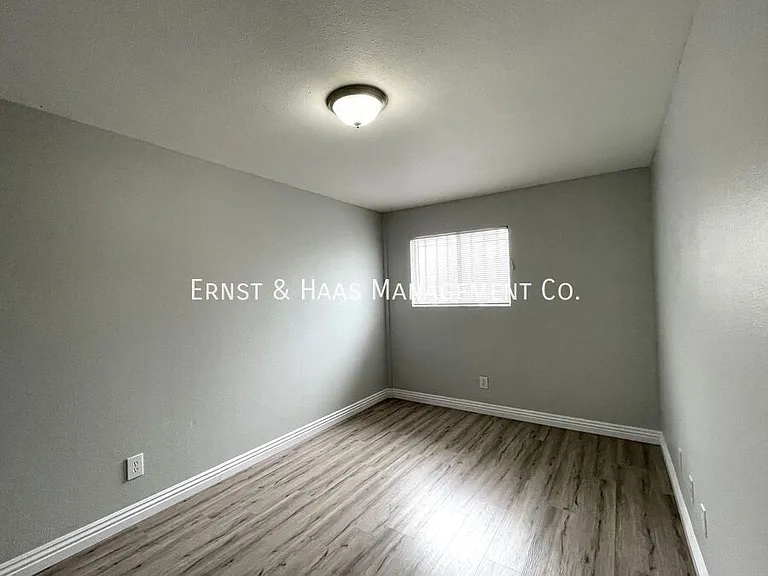 5917A Atlantic Ave — Photo 4