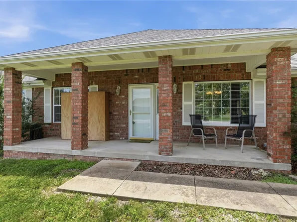 21 La Costa Dr, Holiday Island, AR 72631