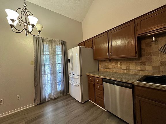 5th image of 100 Teal Ln APT 22