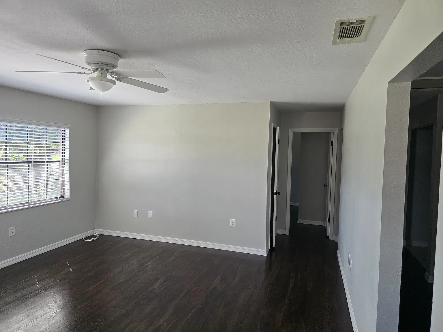 2 bed, 1000 sqft, $1,600 — Photo 4