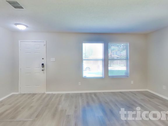 3rd image of 2328 White Oak Dr