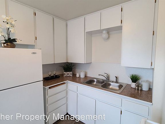 2nd image of 749 S King St #747