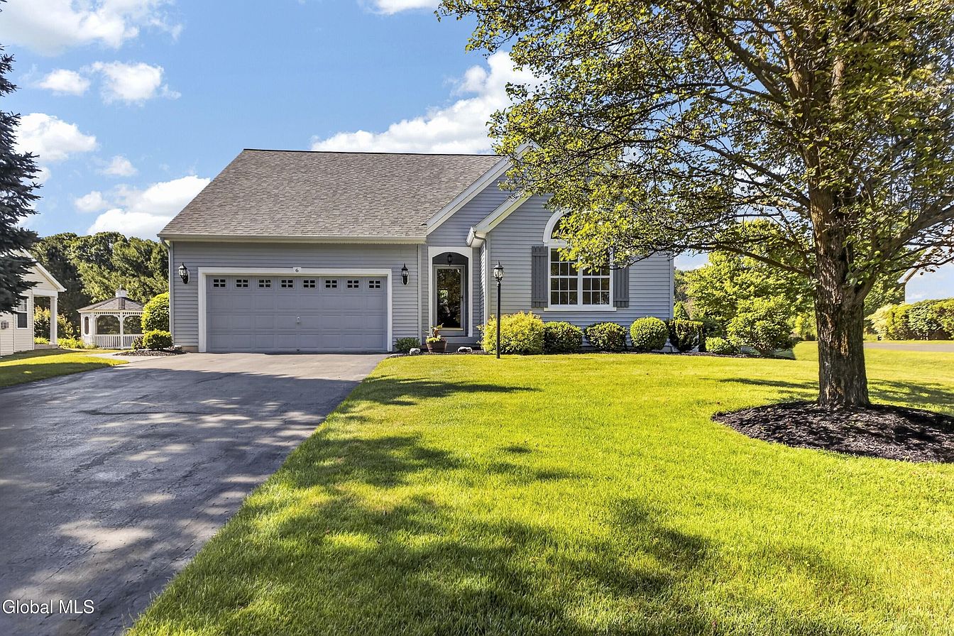 1st image of 6 Danbury Court