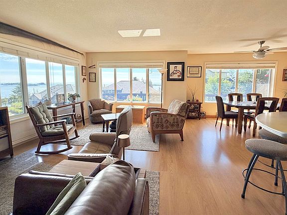 2nd image of 108 Sand Dollar Dr