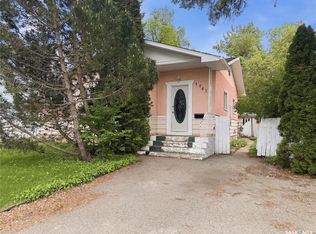 1041 3rd St E, Prince Albert, SK S6V0J4