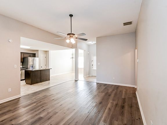 5th image of 9912 White Poplar Dr