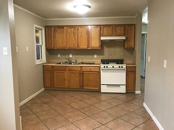 4th image of 1532 Corinth Dr