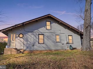 4400 Newportville Rd, Levittown, PA 19056