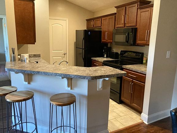 4th image of 100 Capstone Dr Unit 303