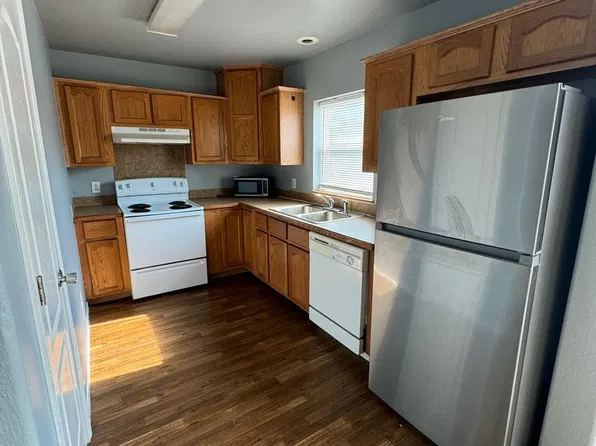Hill Top Apartments, 777 Hilltop Dr #2, Claremore, OK 74017
