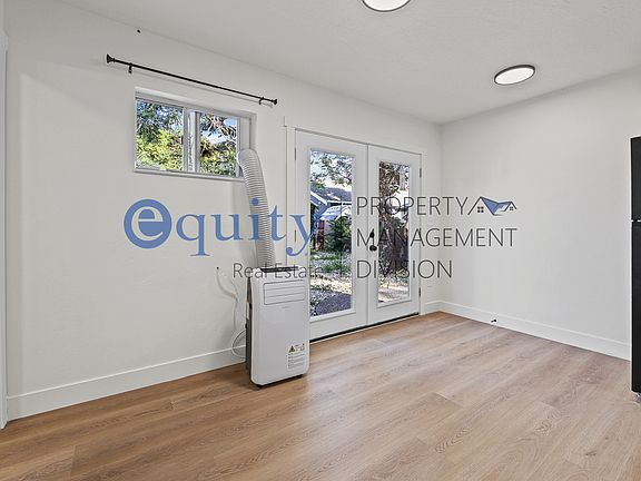 3rd image of 852 E Roosevelt Ave #B