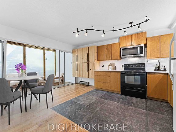 3rd image of 332 Iona St