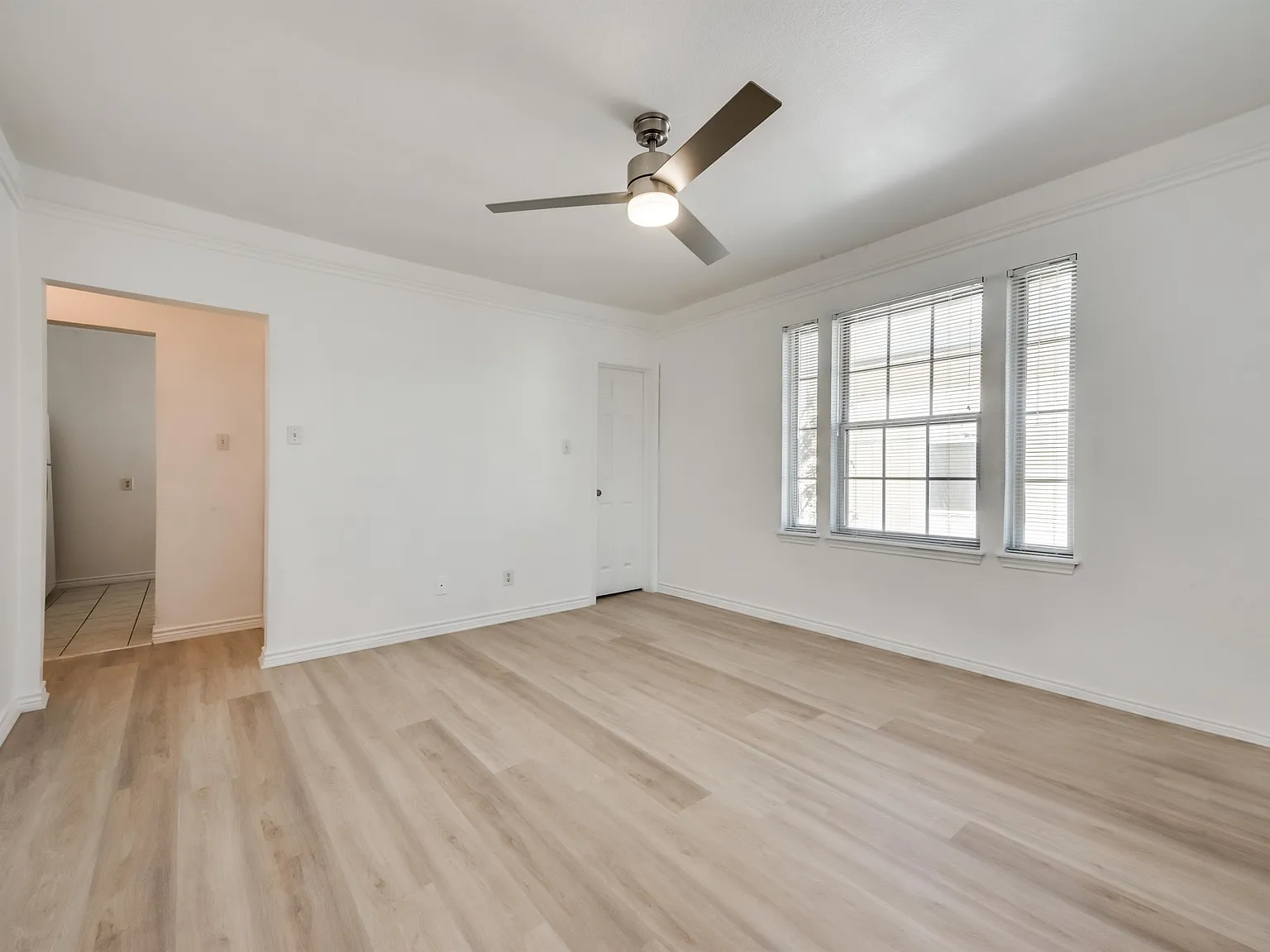 1508 PEAK 8 Studios - 8 — Photo 3