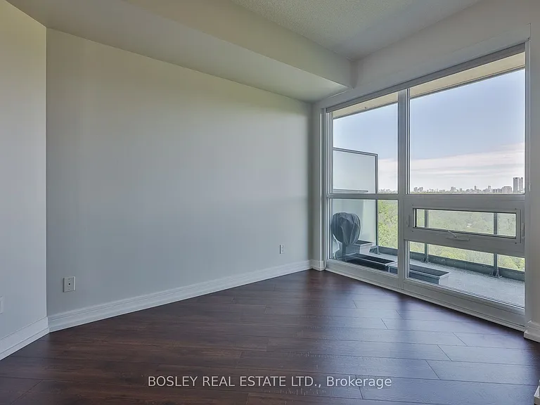 35 Brian Peck Cres #1207 — Photo 15