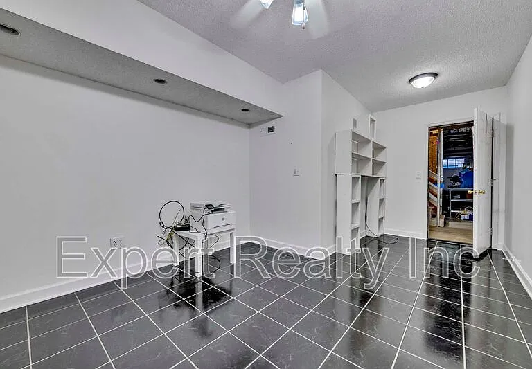 5501 Heath Row Dr — Photo 31
