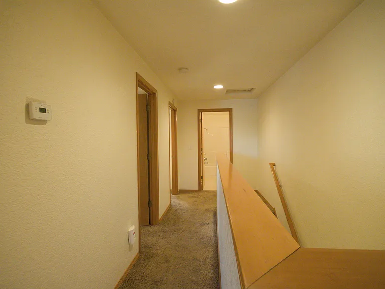 1819 Skyline Ct S — Photo 14