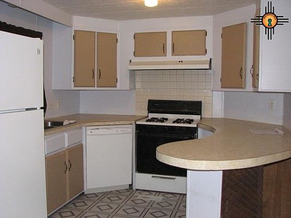 2nd image of 1308 Peacock Pl