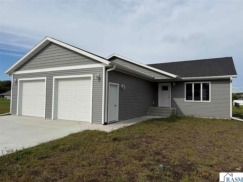 1st image of 14 Village Ln