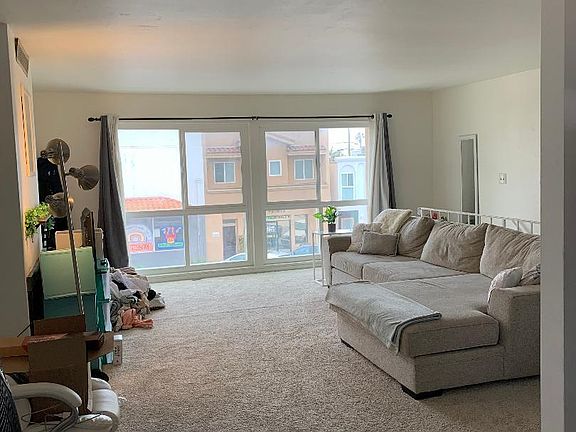 2nd image of 4732 Point Loma Ave #A