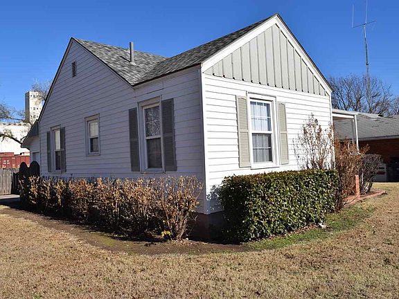 2nd image of 1302 E Cherry Ave