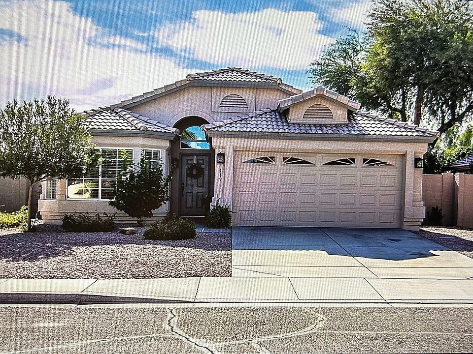 1st image of 119 W Gail Dr