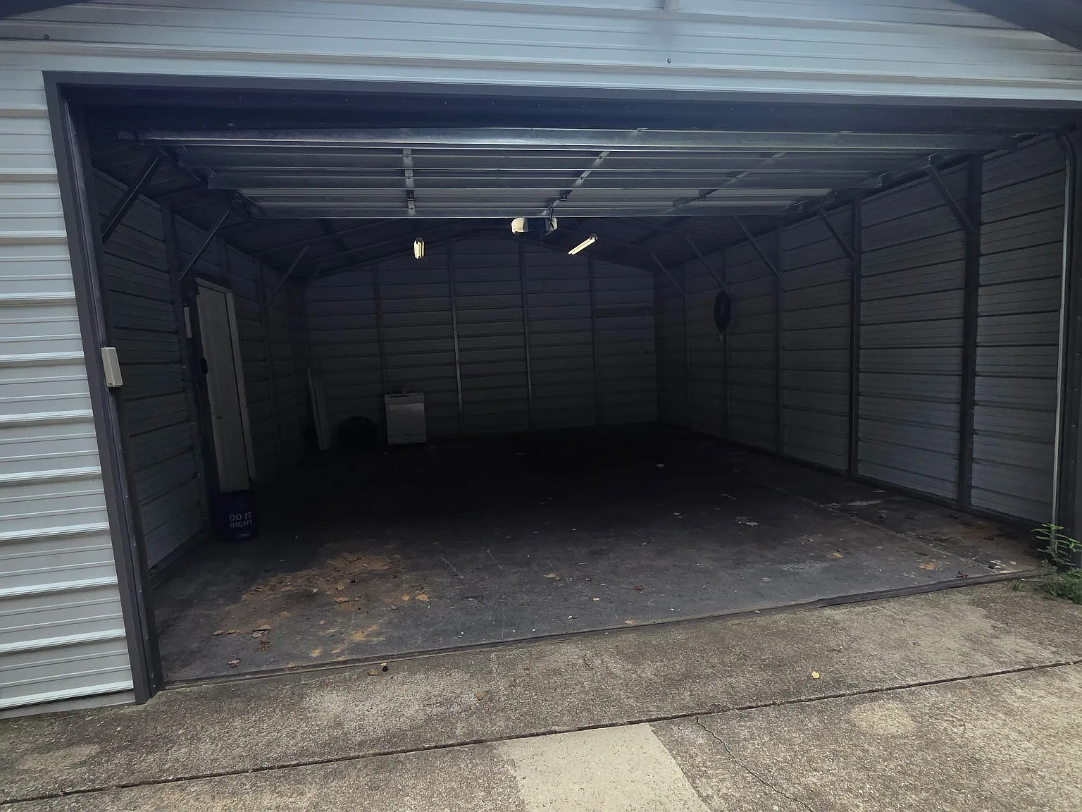 3 bed, 1355 sqft, $1,950 — Photo 3