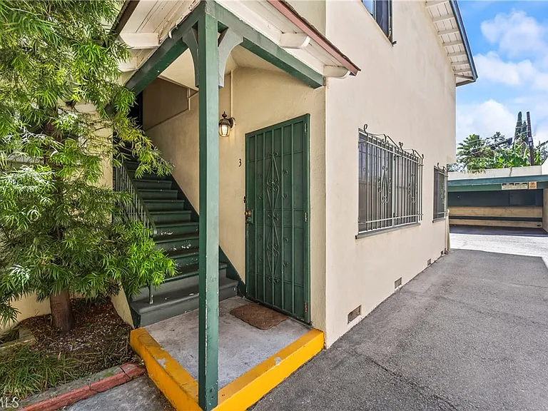 1745 N Mariposa Ave — Photo 17