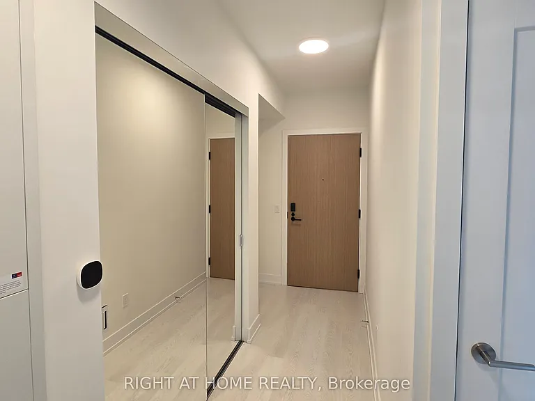 60 Central Park Dr #1007 — Photo 37