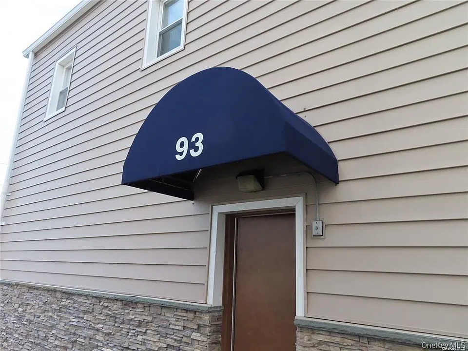 93 Deer Park Ave #10