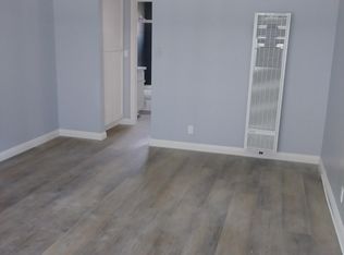 7025 Sepulveda Blvd #4, Van Nuys, CA 91406