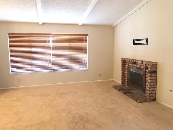 4th image of 43025 Lemonwood Dr