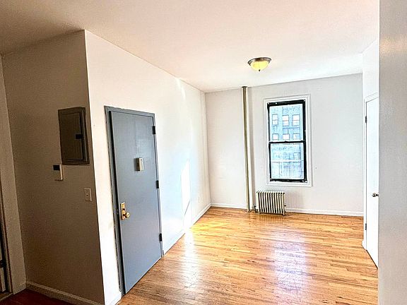 3rd image of 150 W 179th St #3R