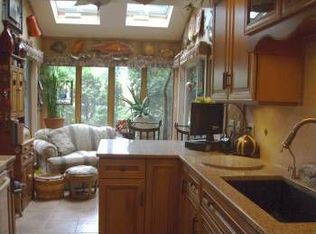 2 Lewis Ct, Massapequa, NY 11758