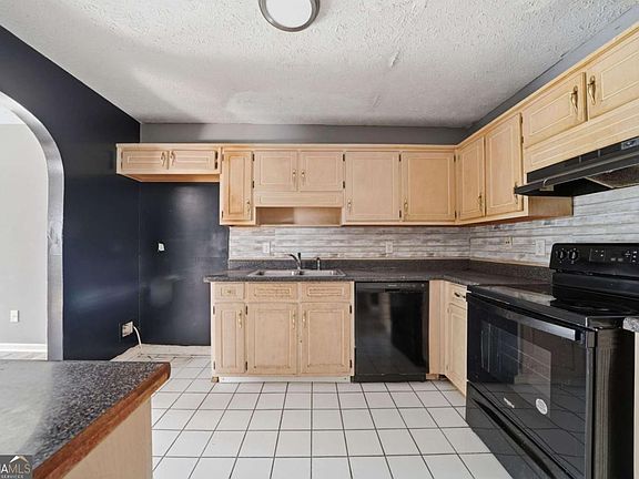 4th image of 3785 Soapstone Rd