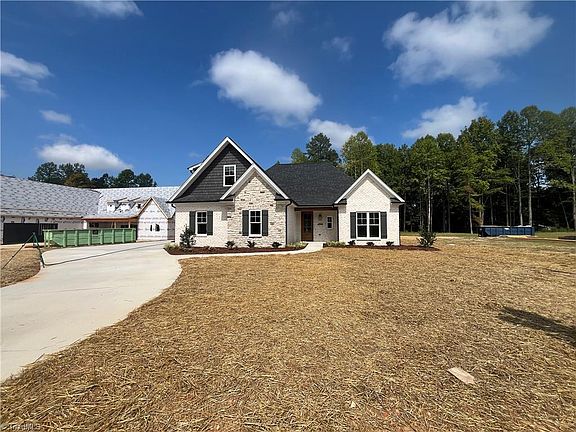 4th image of 6851 Ridge Rd