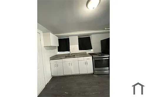 52 William St Photo 1