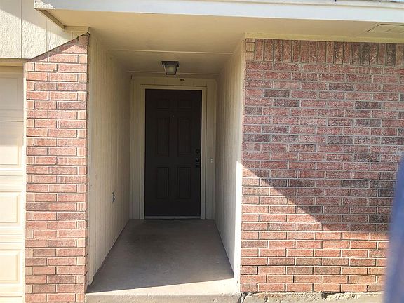 4th image of 949 N Windermere Dr