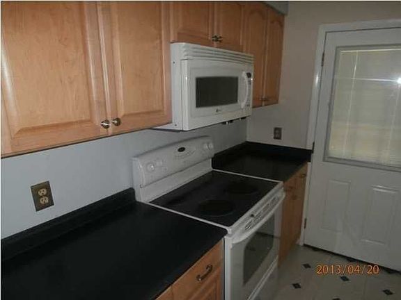 4th image of 38 Wright Pkwy #A